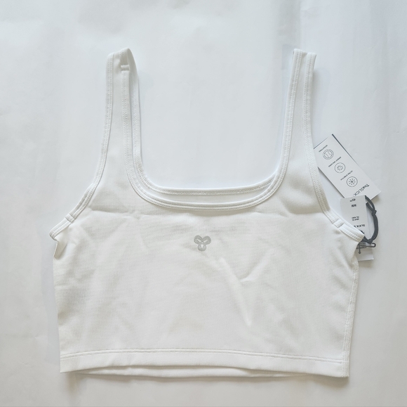 Brand new with tag Aritzia TNA size medium top. - Picture 4 of 8